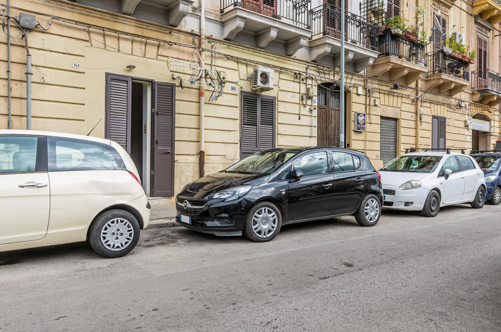 Corso Dei Mille Railway Apartment Palermo Exteriör bild